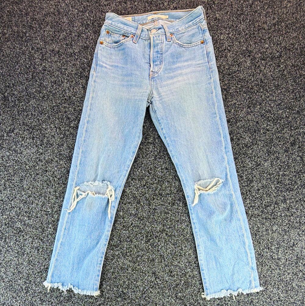 Levi’s Premium Women’s Wedgie Straight High Rise Light Wash Distressed Jeans 23